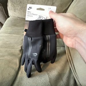 Mens nike tech fleece gloves size S/M